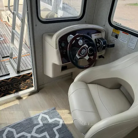 Venelauttasaunalautta Honkaranta 船屋 Jämijärvi