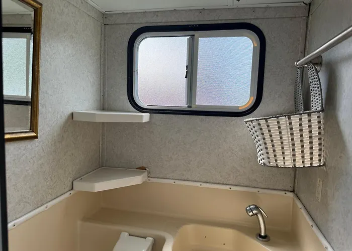 船屋 Venelauttasaunalautta Honkaranta