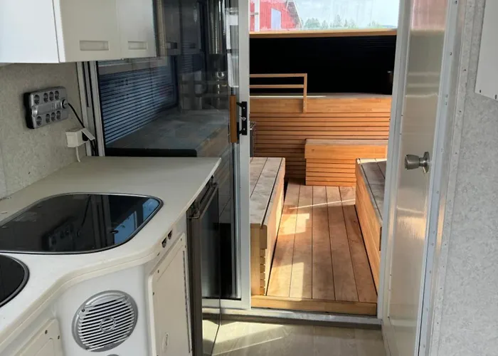 Venelauttasaunalautta Honkaranta 船屋